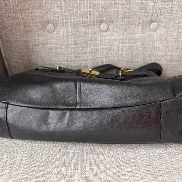 Vintage Coach Chelsea Jayden Purse - Real Leather and Gold Brass Hardware - Picture 5 of 7